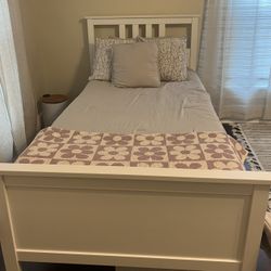 Twin Bed with mattress 