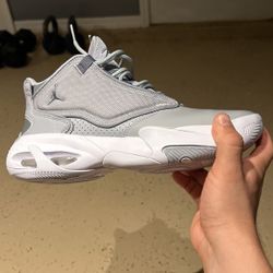 Jordan Max Aura 4 