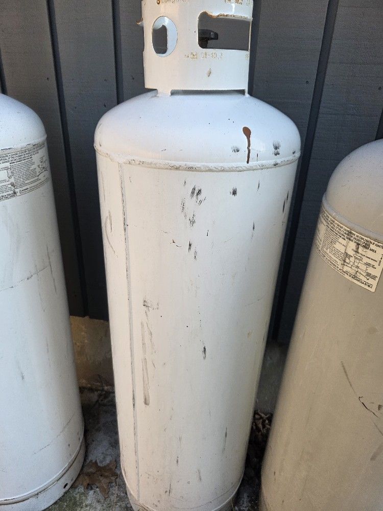 100 Lb Propane Tank