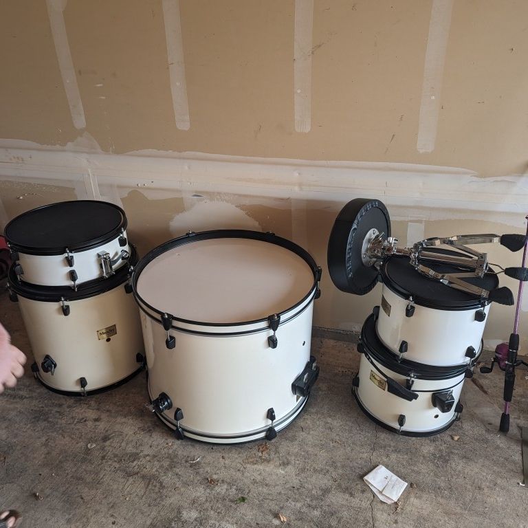 Celilo Drum Kit With Pearl Stool