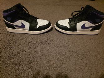 purple/black/white Air Jordan 1 Mid SE in 6.5Y
