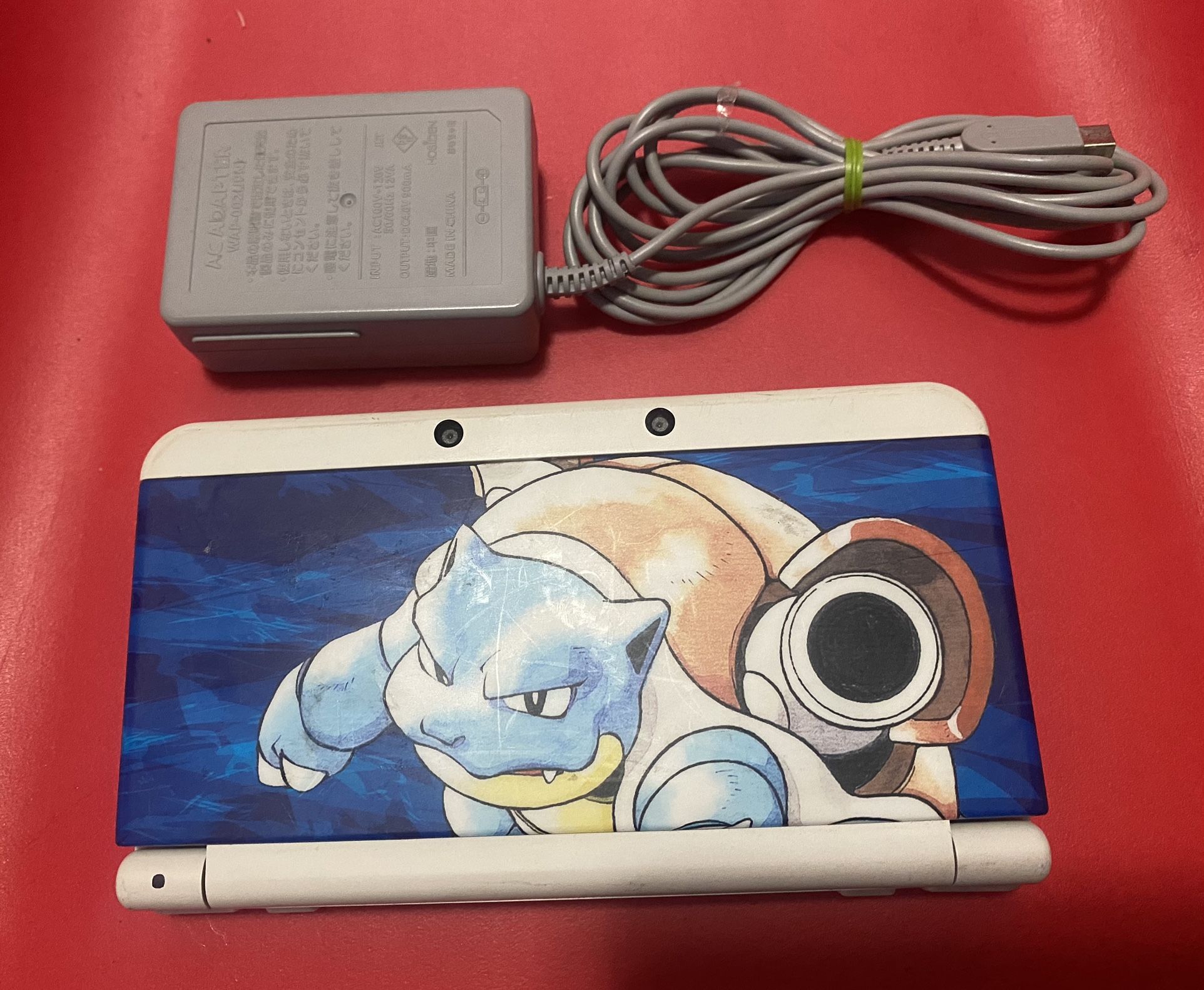 Nintendo New 3DS - Pokémon 20th Anniversary Edition