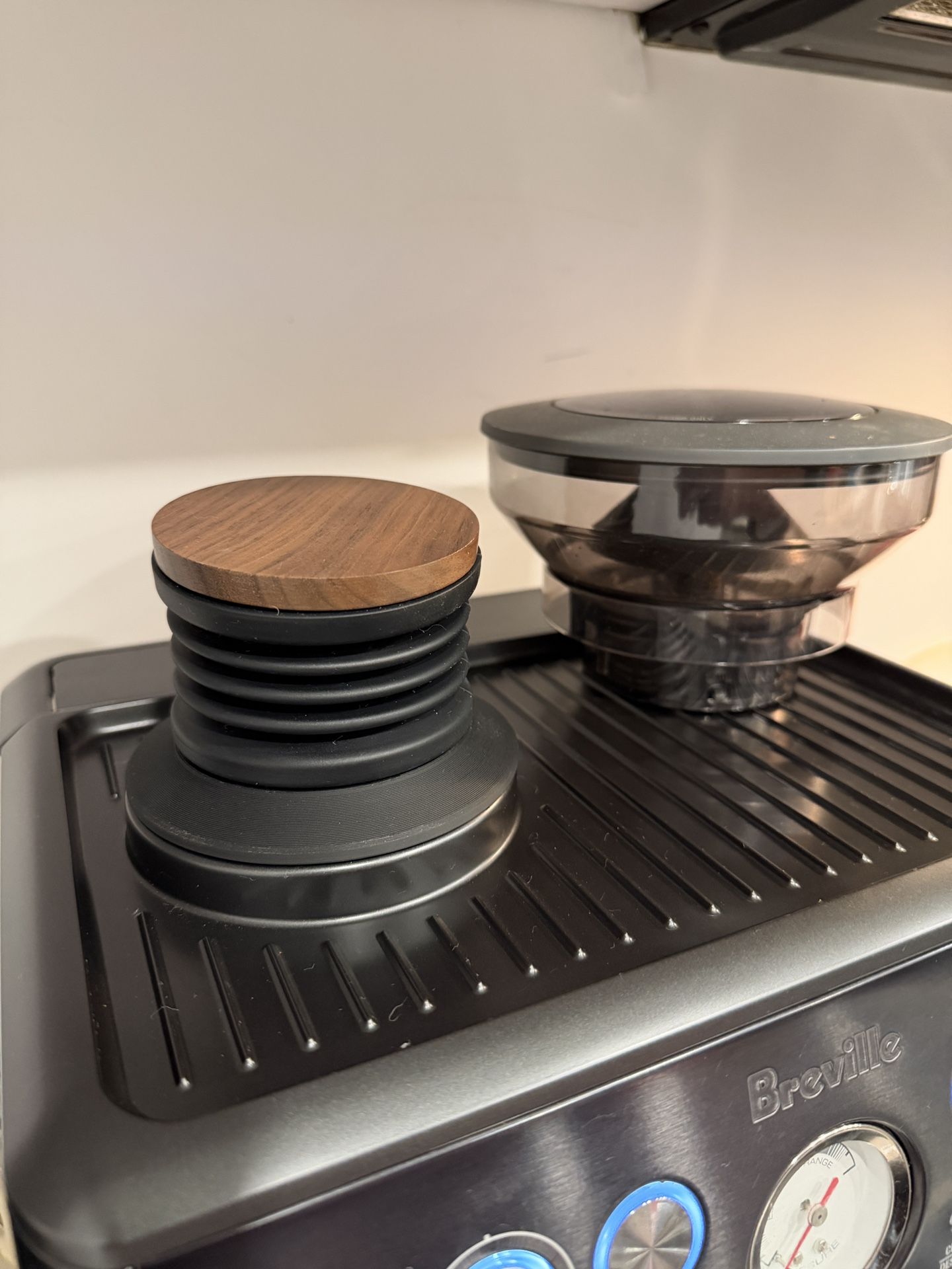 Breville Barista Express Espresso Machine Black Stainless Steel Hearth & Hand with Magnolia