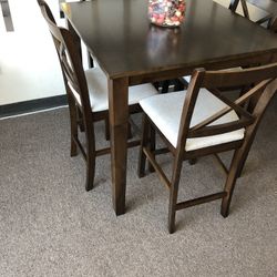 5pc Dining Room Table Set 