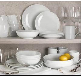 Euro Ceramica Essential Collection Fine Porcelain Classic Coupe 20-Piece Dinnerware and Serveware,4