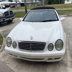 2002 Mercedes-Benz CLK-Class