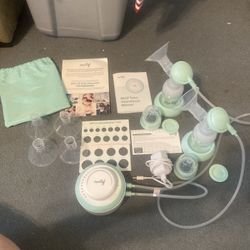 Motif Double Breast Pump With Accessories! 