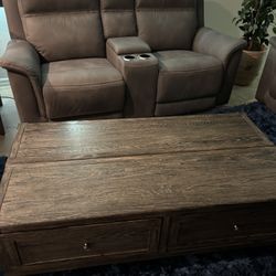 Super Cool Table -lots Of Storage Or Enjoy Dinner In Front Of The Tv