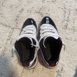 Black and red Jordan 1 breds