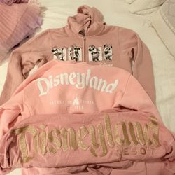 Size Small Long Sleeve Disneyland 