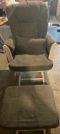 Nursery Glider Rocking Chair with Ottoman – Gray & White