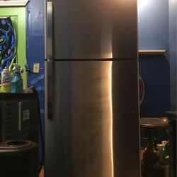 GE Stainless Steel Refrigerator 