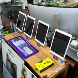 Apple iPad 6th Generation 32GB For Sale