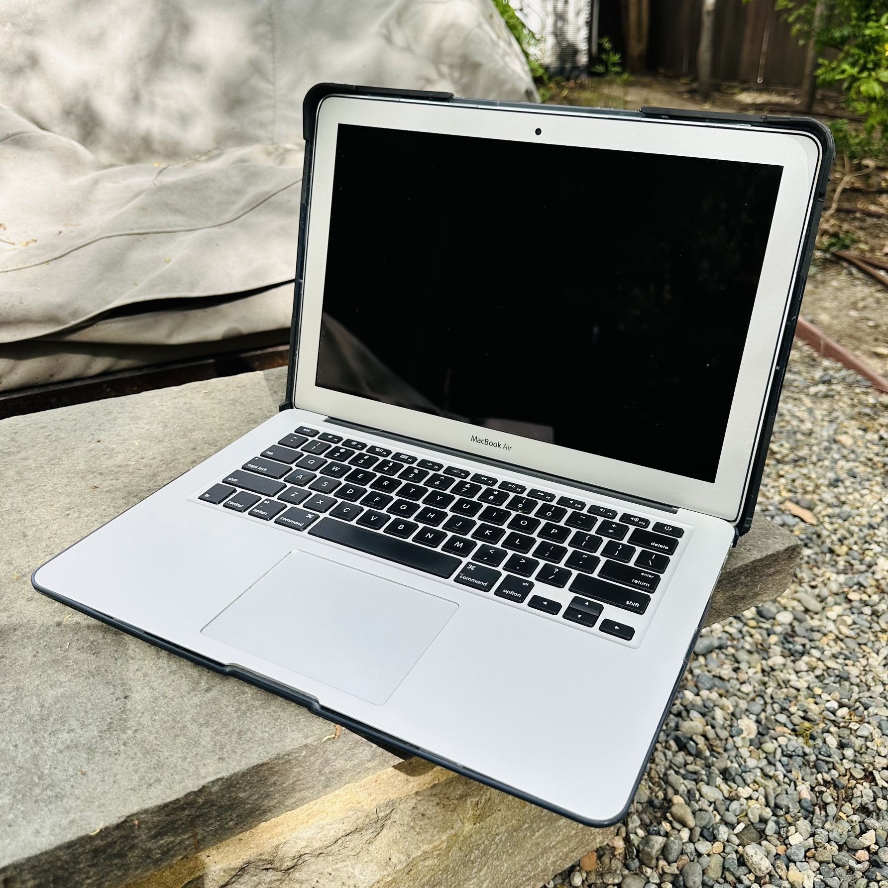 2017 13 Inch MacBook Air Laptop 