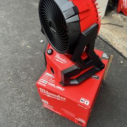Milwaukee PACKOUT Fan M18 100$ firm  Tool only 