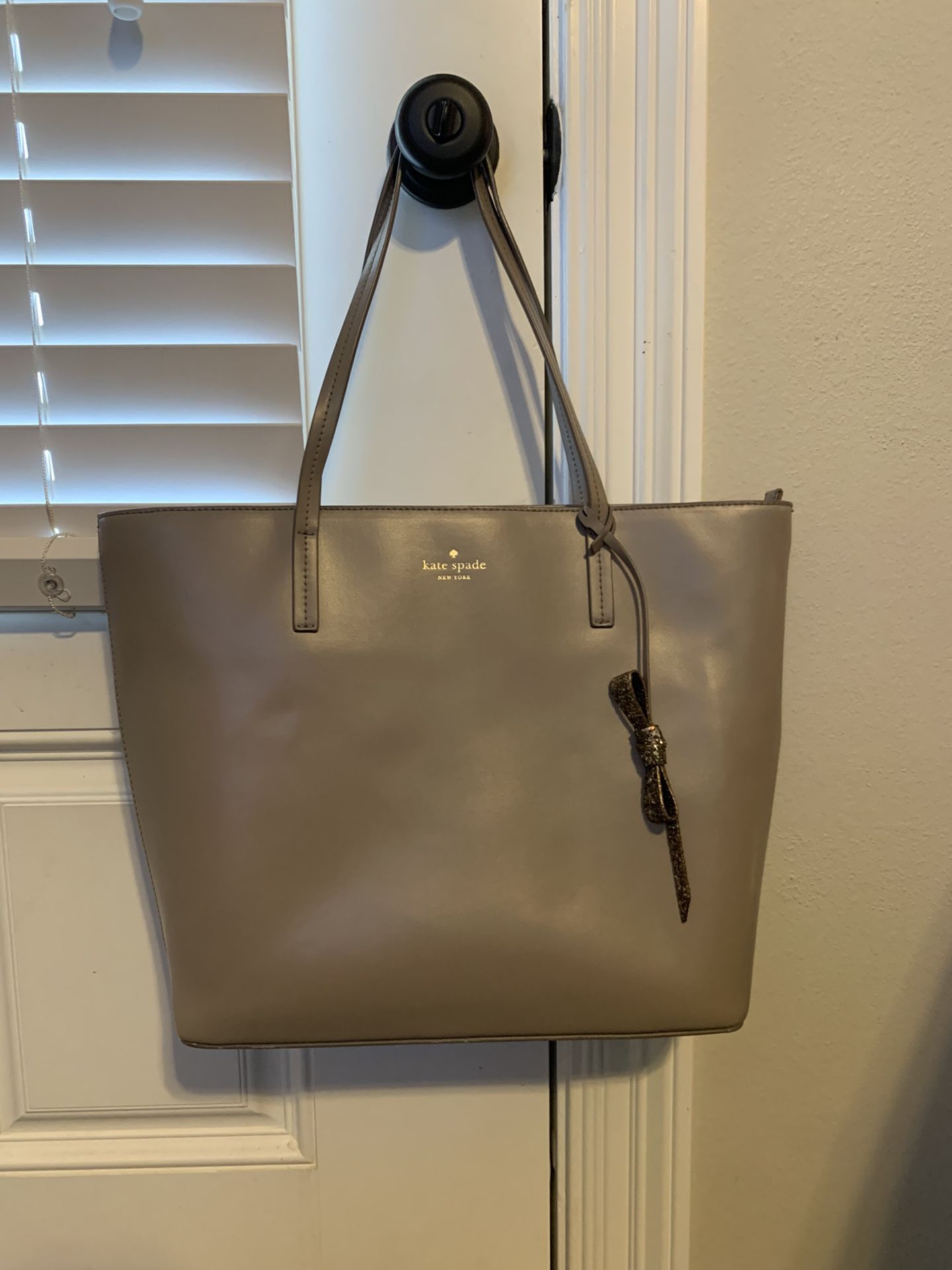 Kate Spade Karla Cityscape Gray Smooth Leather Tote Seton 