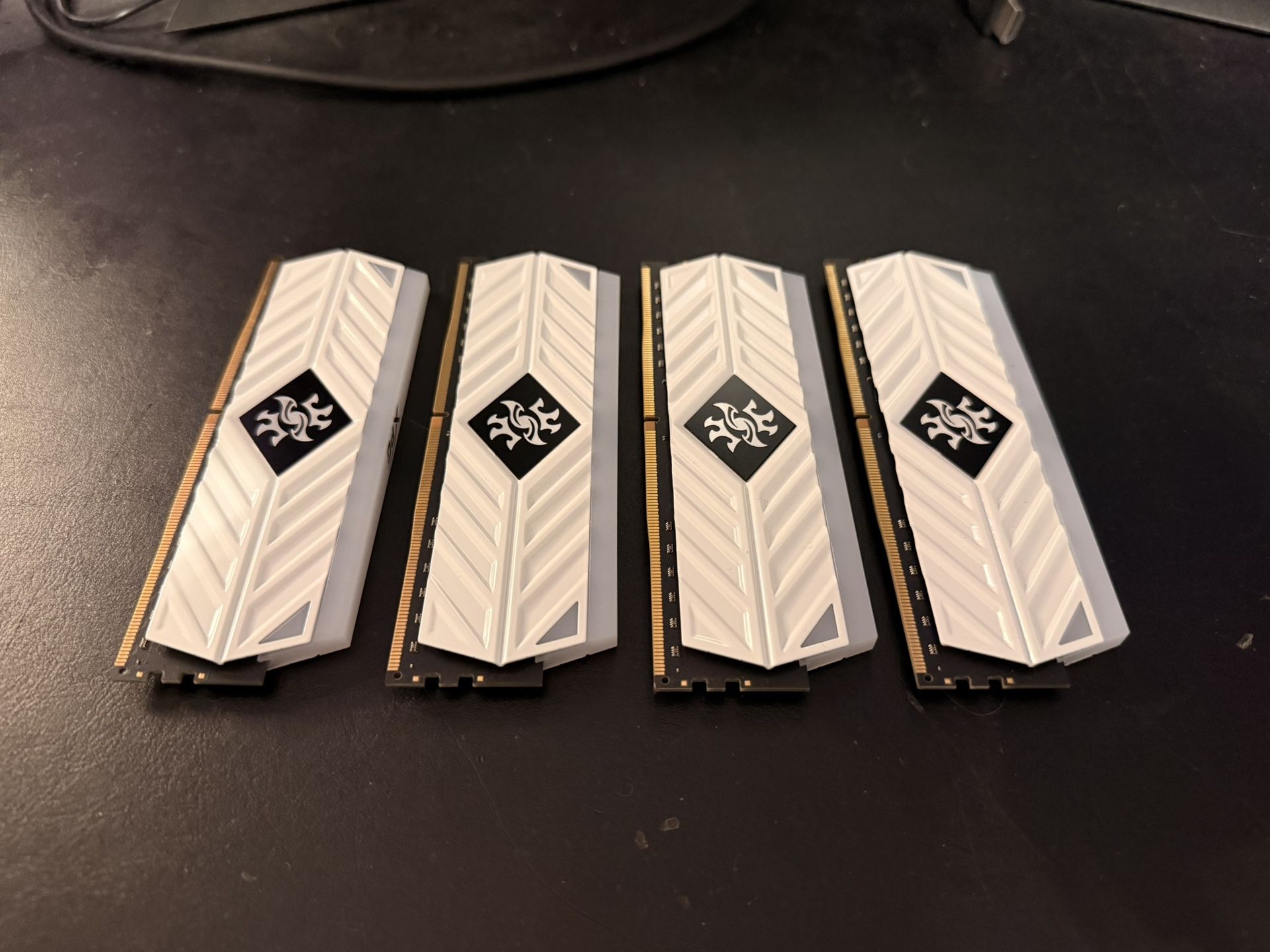 Xpg 32gb RAM DDR4 RGB - (4 x 8gb Sticks)