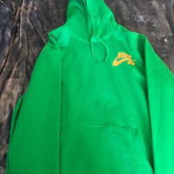 Brand New With Tag Green Nike SB Hoodie Size L