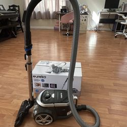 Eureka Bagless Canister Vacuum – Great Condition, Works Perfect!