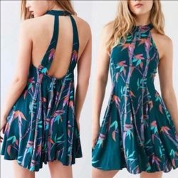 Kimchi Blue Halter Open Back Tropical Floral Mini Dress Teal Green size Small
From Urban Outfitters