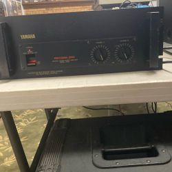 Yamaha P2201 Professional Amplifier 