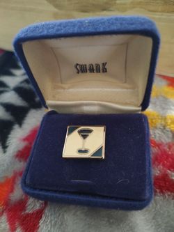 Porcelain Metal Tie Tat