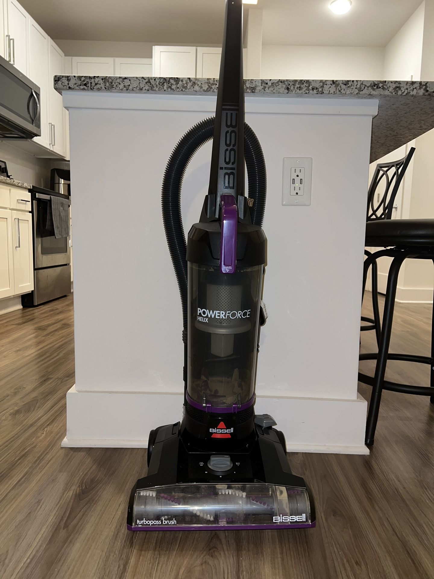 Barely Used Bissell PowerForce Helix Vacuum
