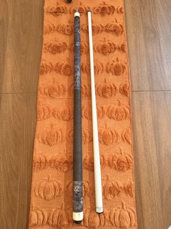 McDermott Hammerhead Cue With Whyte Carbon Shaft