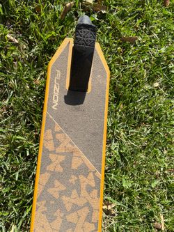 Fuzion FZ-3 stunt scooter
