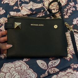 Michael Kors Body Crossover 