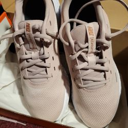 Women Wonderful Nike 8.5