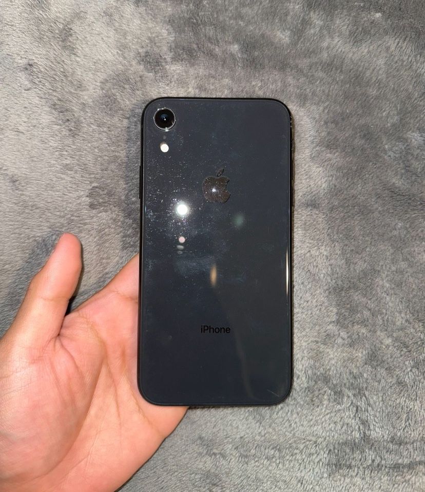 unlocked black iphone xr