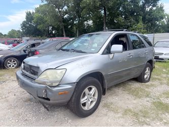 2001 LEXUS RX300 IN FOR PARTS!