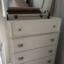 White Dresser/mirror