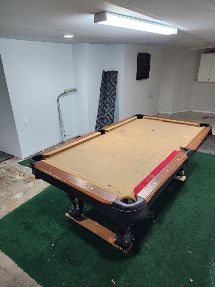 FULL SIZE POOL TABLE. $700 OBO