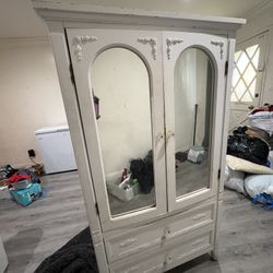 Armoire Cabinet 