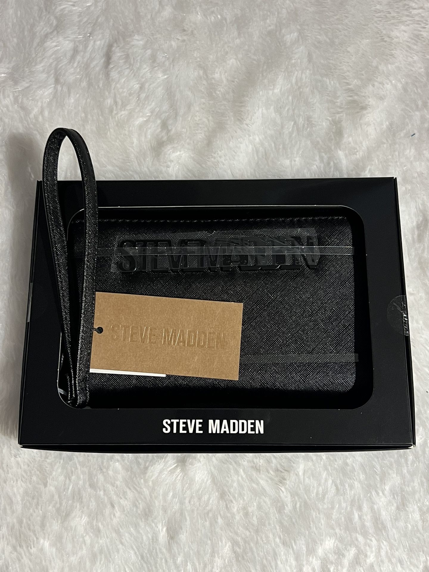 Steve Madden Wristlet 