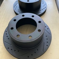 Ford F-350 Super Duty 2005 To 2012, 2 Rear Drill And Slot Black Zinc Coated Rotors 