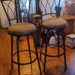 2 Swivel Bar Stools 