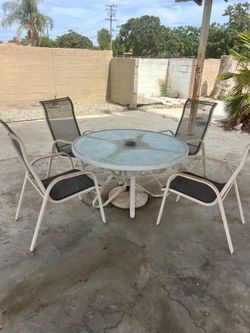 5-Piece Outdoor Patio Dining Set – Glass Table & 4 Chairs