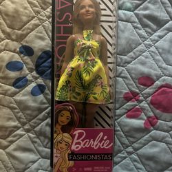 Barbie Fashionistas Doll 126 Tropical Print Dress, Blonde Hair, Deluxe Exclusive