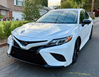 2020 Toyota Camry SE