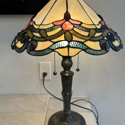 Vintage Tiffany Style 23” Stained Glass Table Lamp 