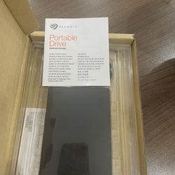 Brand New Seagate, 8 Portable Hard Drives