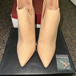 Windsor Beige Boots Size 8
