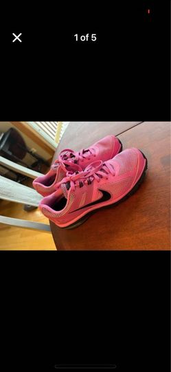 Nike Air Max Pink Gym shoes Size 9 Brand New