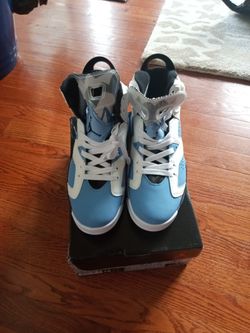 AIR JORDAN 6 RETRO "UNC HOME" $250 OBO SIZE 10 