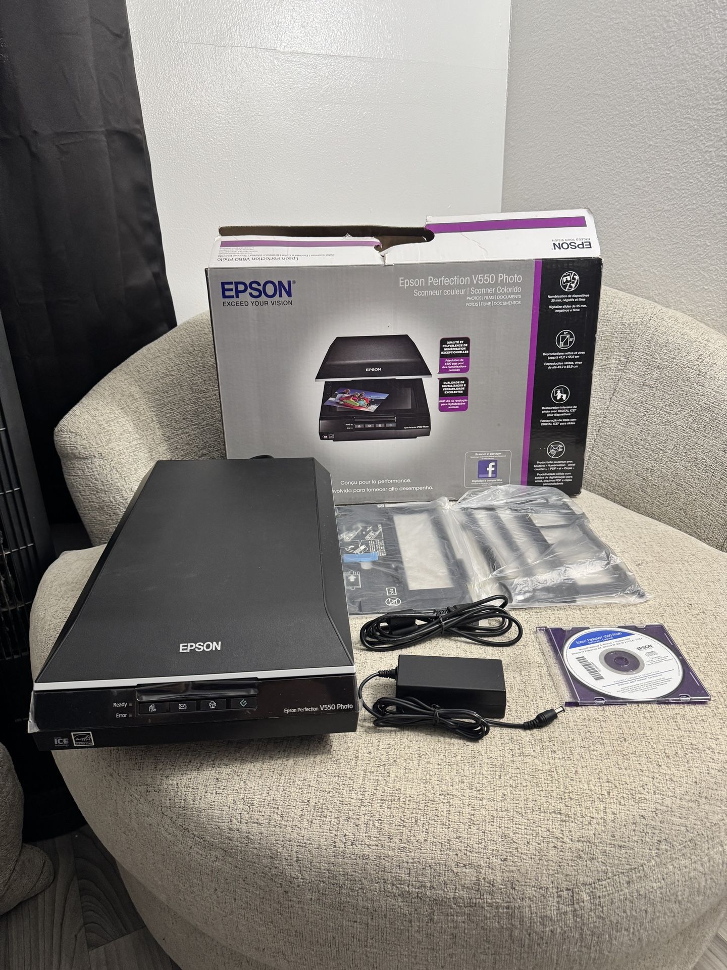 Epson Perfection V550 Photo Scanner J252B - Fully Tested
