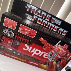 Supreme Transformers G1 Optimus Prime