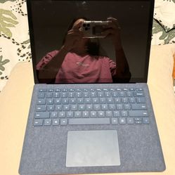 Microsoft Surface Laptop